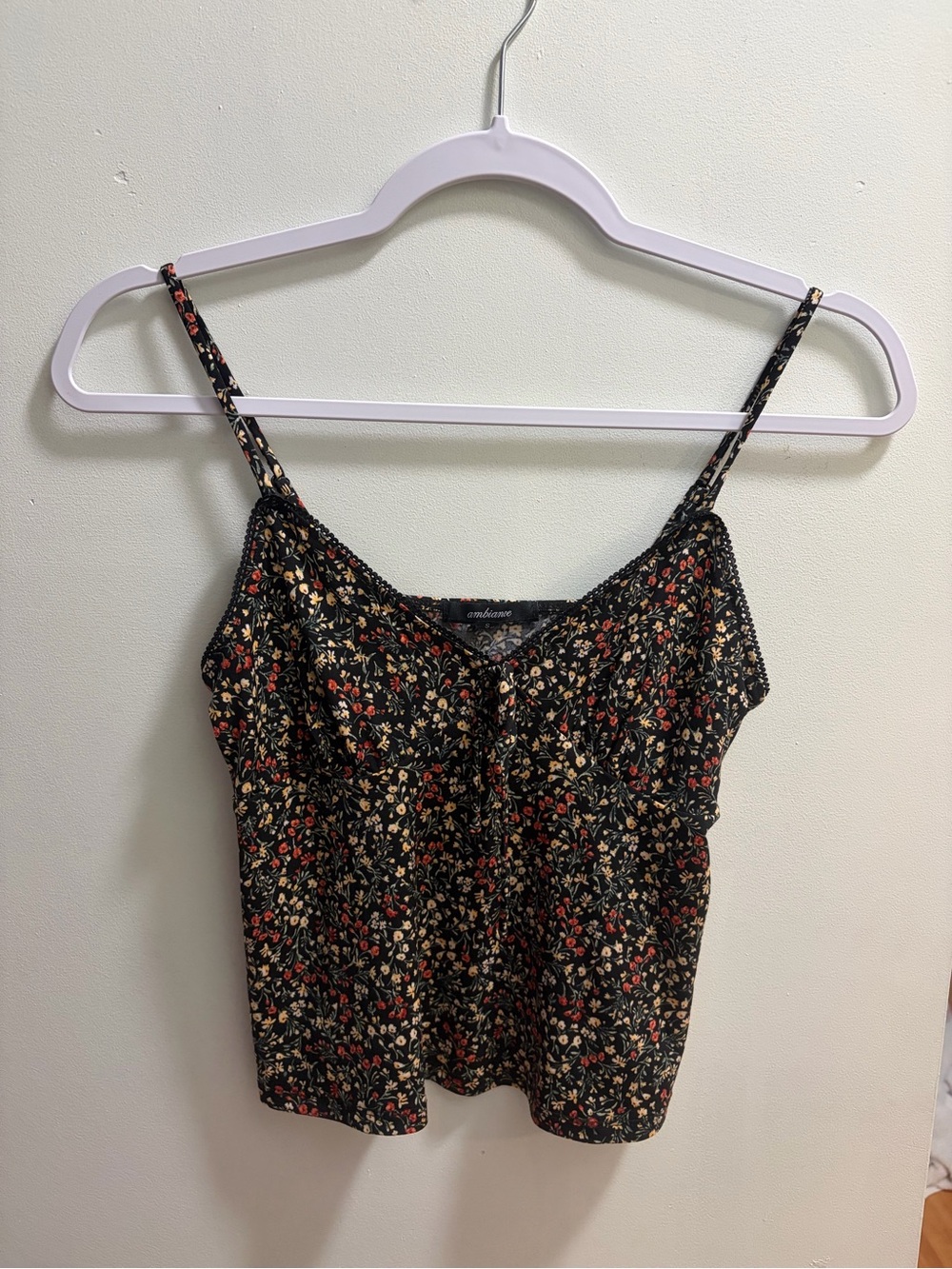 Floral cropped tank top